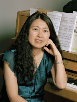 Naomi Nakayama, Pianistin